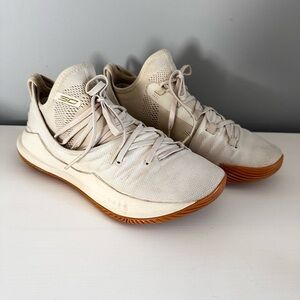 Stephen Curry 5 Under Armour Size 6 youth